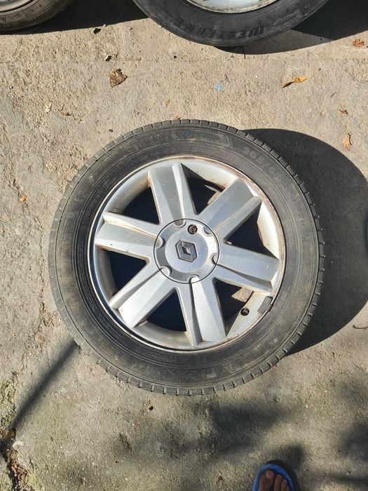 Vand- 4 jante aluminiu+ 2 cauciucuri noi de iarnă 255/55R16 Taurus.