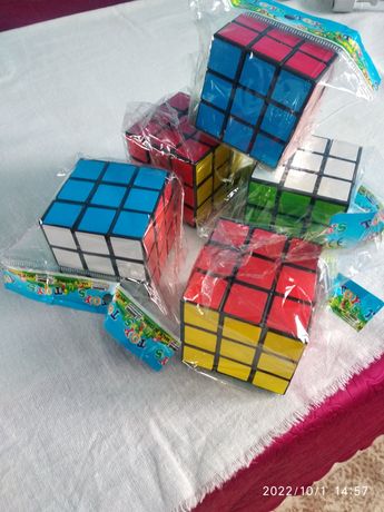 Продам кубик рубика 3х3 на "той бастар"