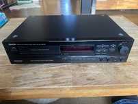 Stereo cassette tape deck Denon DRS 610