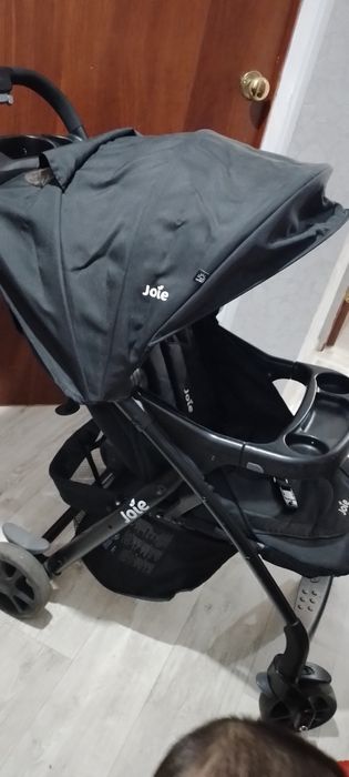 Продам коляску Joie