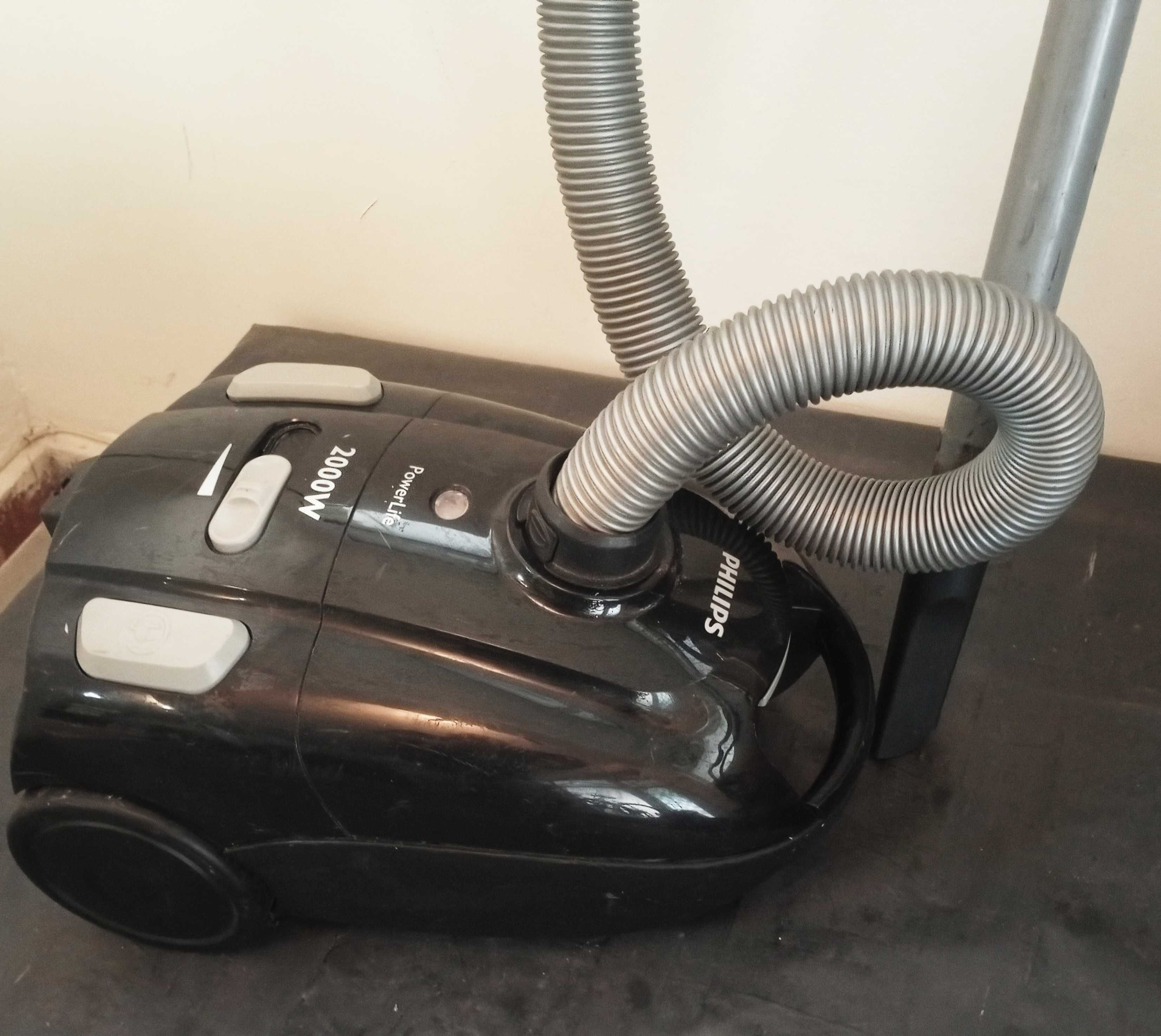 Прахосмукачка PHILIPS 2000W