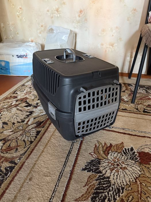 Переноска для кошек и собак