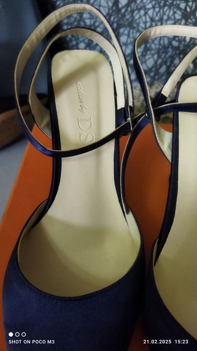 Продаются женские босоножки DS