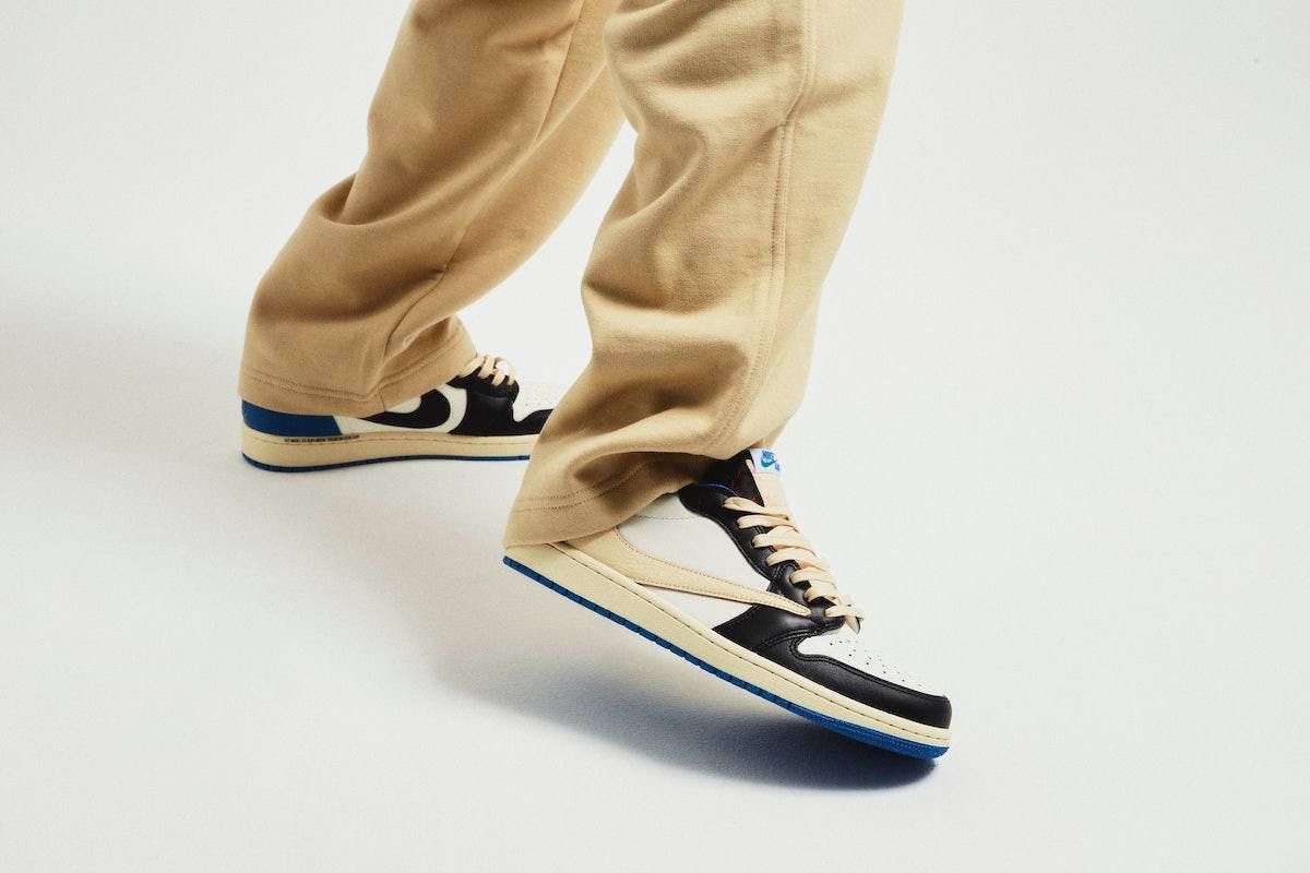 Кроссовки  Nike air Jordan 
Материал  из натуральной кожи