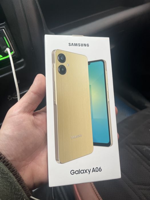 Смартфон Samsung Galaxy A06 4 ГБ/128 ГБ золотистый