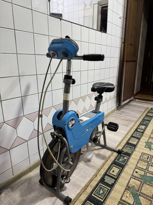 Тренежерный велосипед