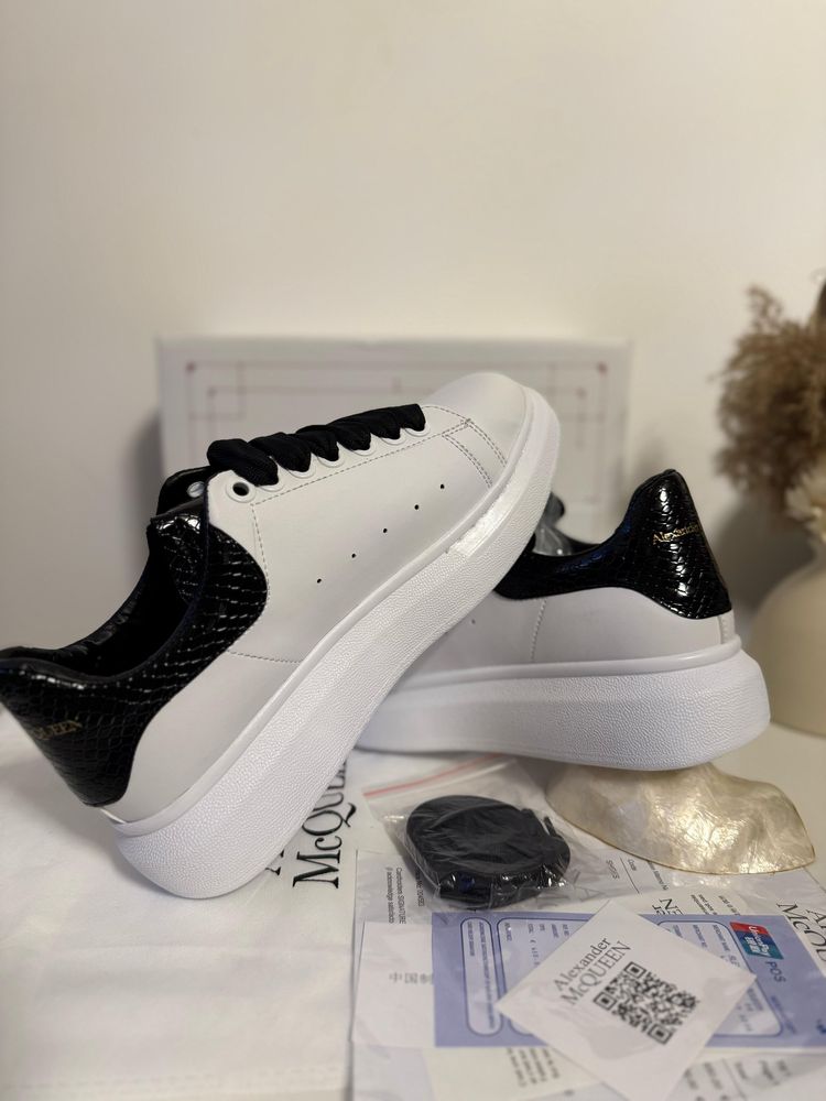 Adidasi Alexander M c Q u e e n White& Black Papuci/