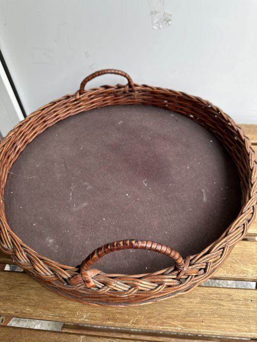 Ратанови кошници и подноси