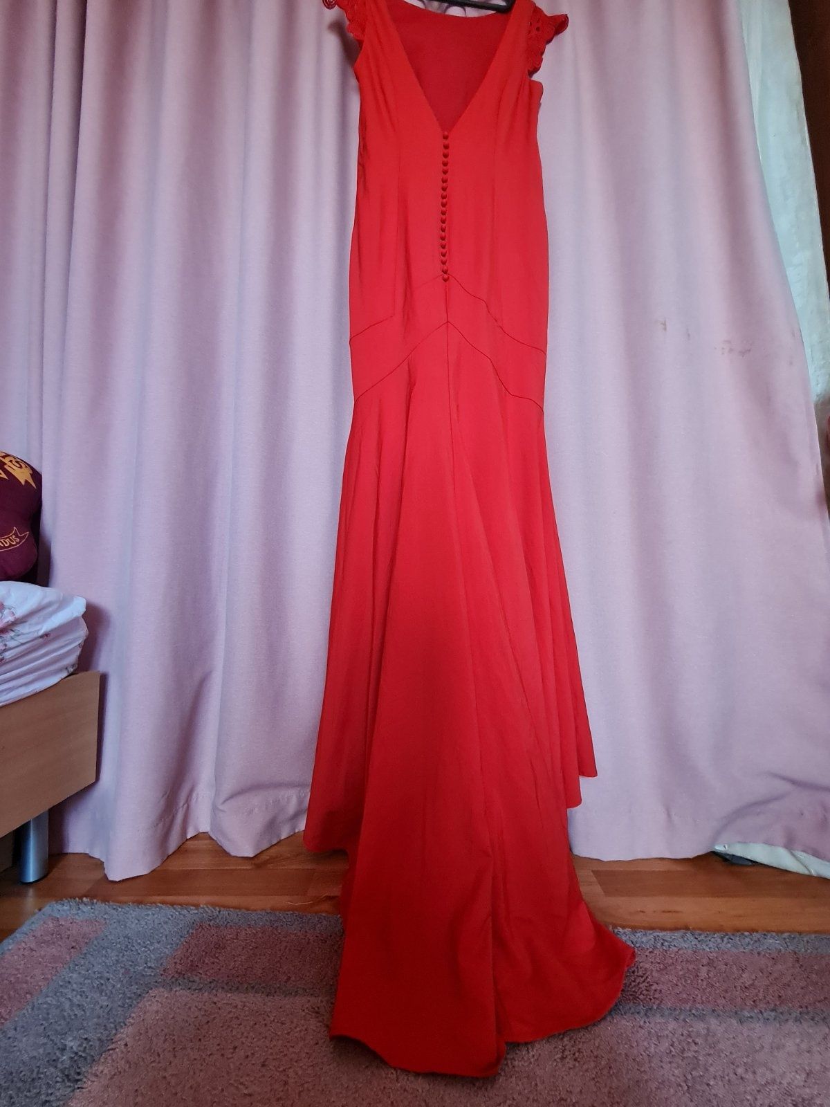 Дамска официална червена рокля с дантела