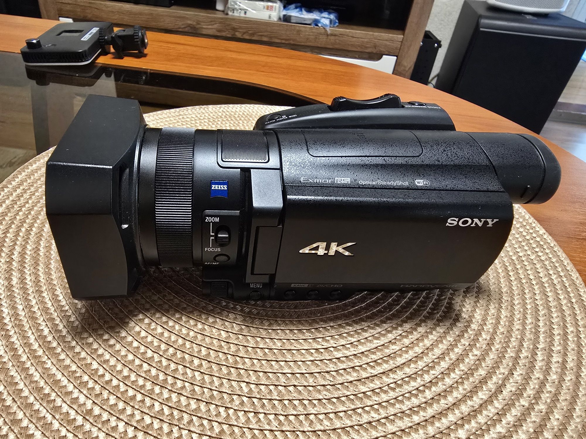 4k  Sony FDR-AX700