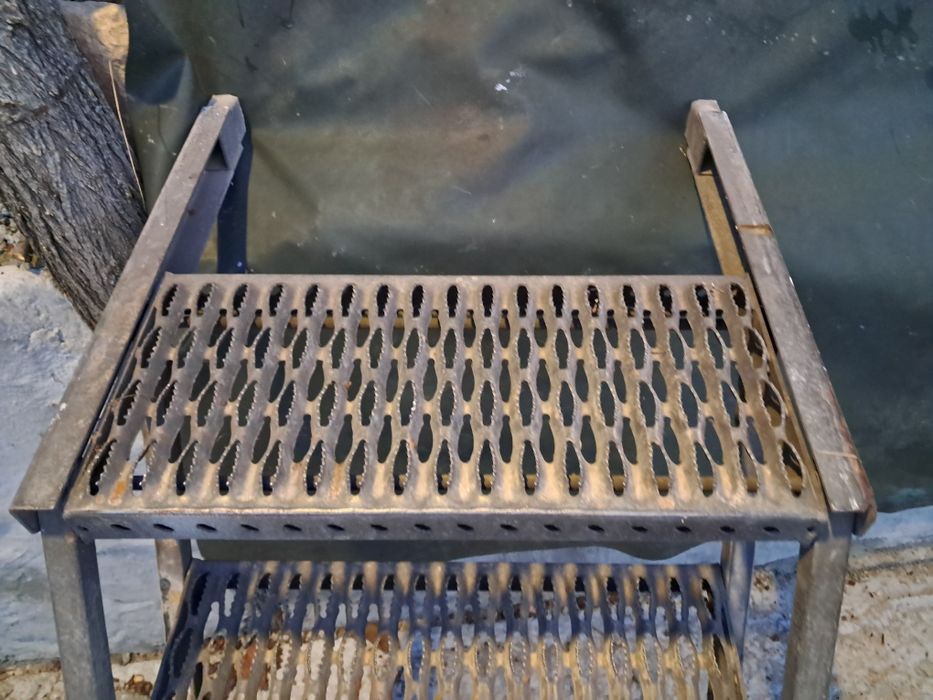 Малка стълба згаваема поцинкована от товарен бус  фургон