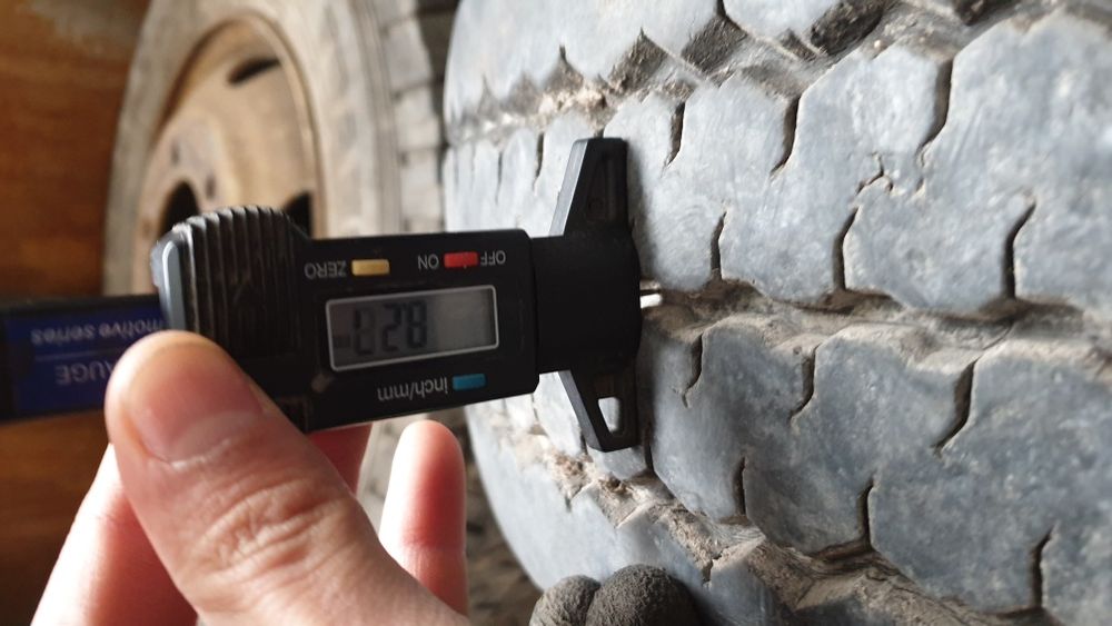 Джанти с гуми 225 75 17.5 ласа