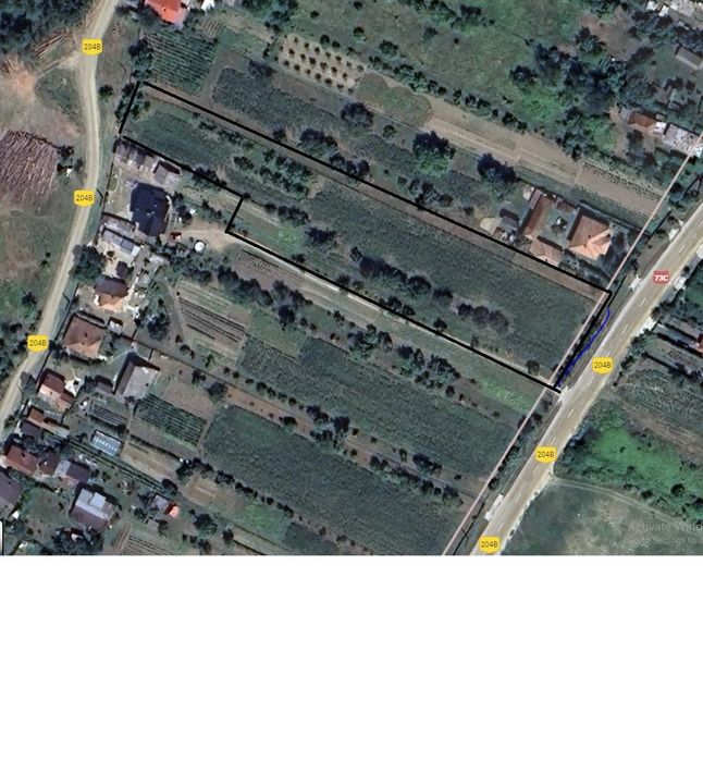 Teren intravilan 4400 mp, dublă deschidere stradală – Comuna Burluși