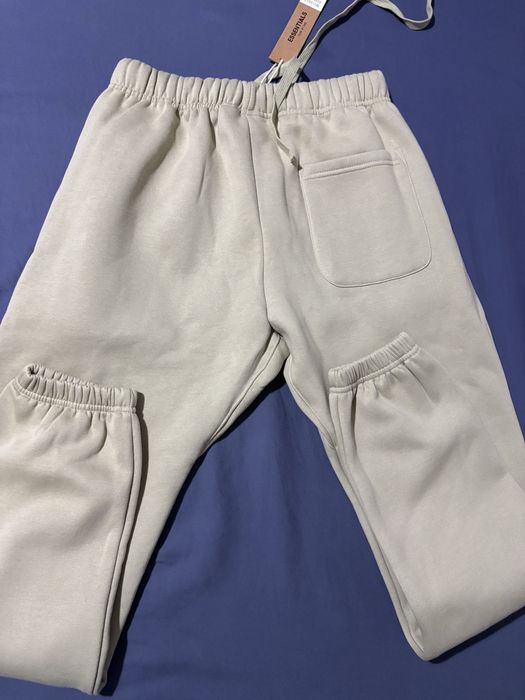 Pantaloni Essentials M