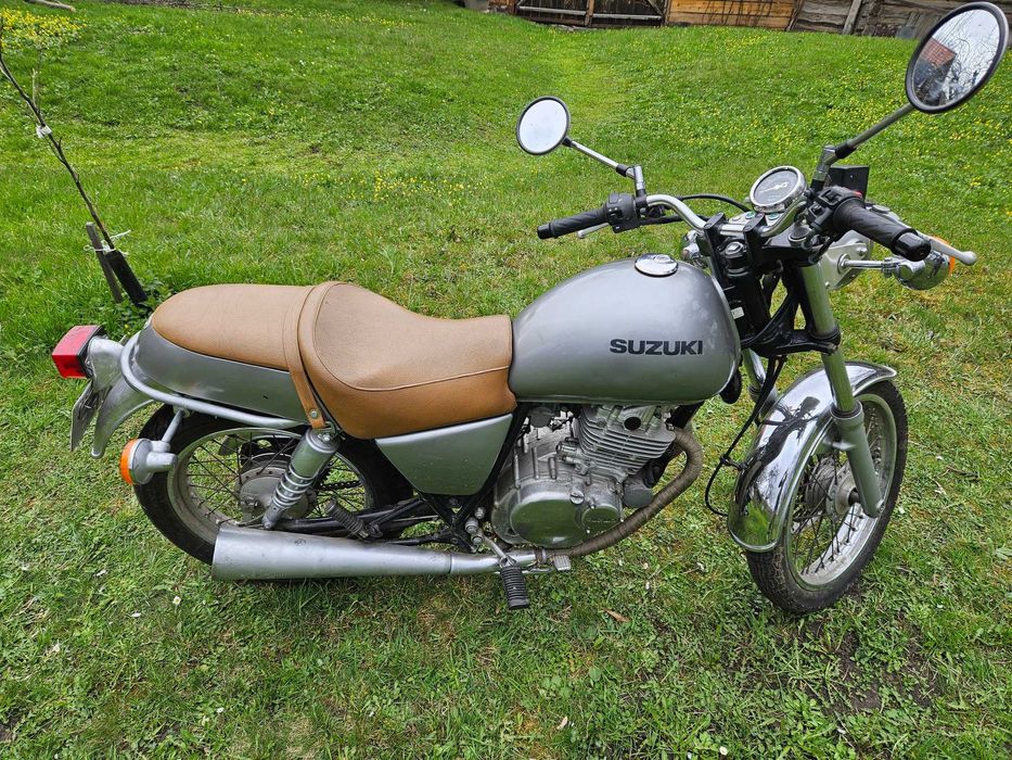 Motocicleta Cafe racer Suzuki TU 250 X