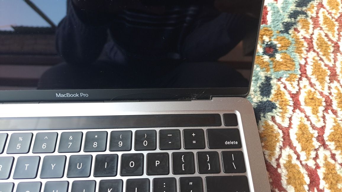 MACBOOK PRO M2 8GB/512GB siliver 2022