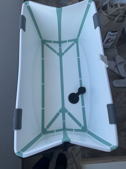 Stokke flexi bath cu suport metalic si de nou nascut