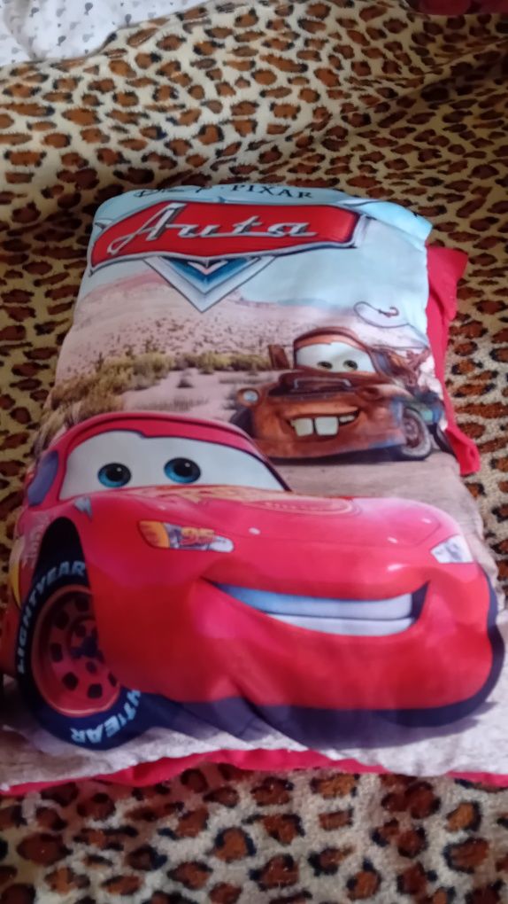 плюшени играчки и възглавничка