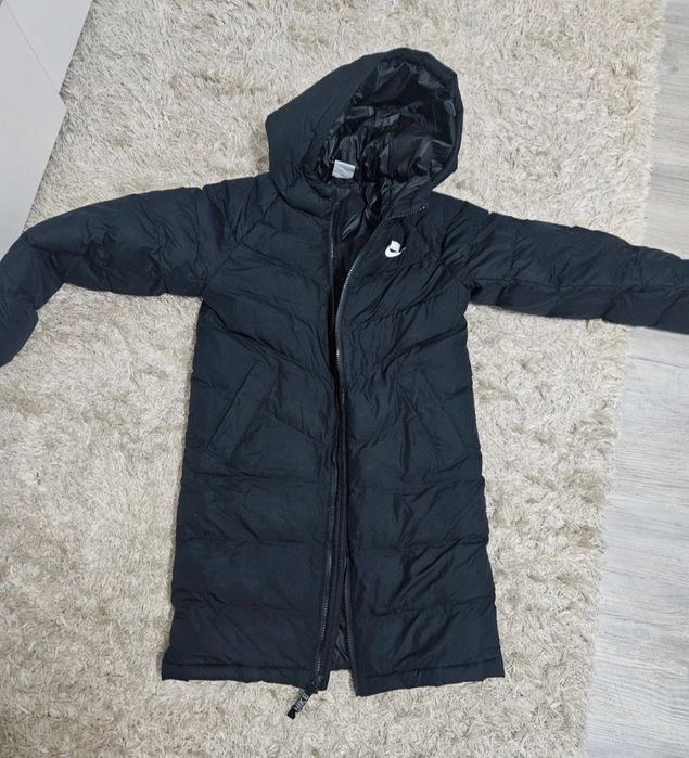 Geaca Nike neagra marimea copii S (128-134)
