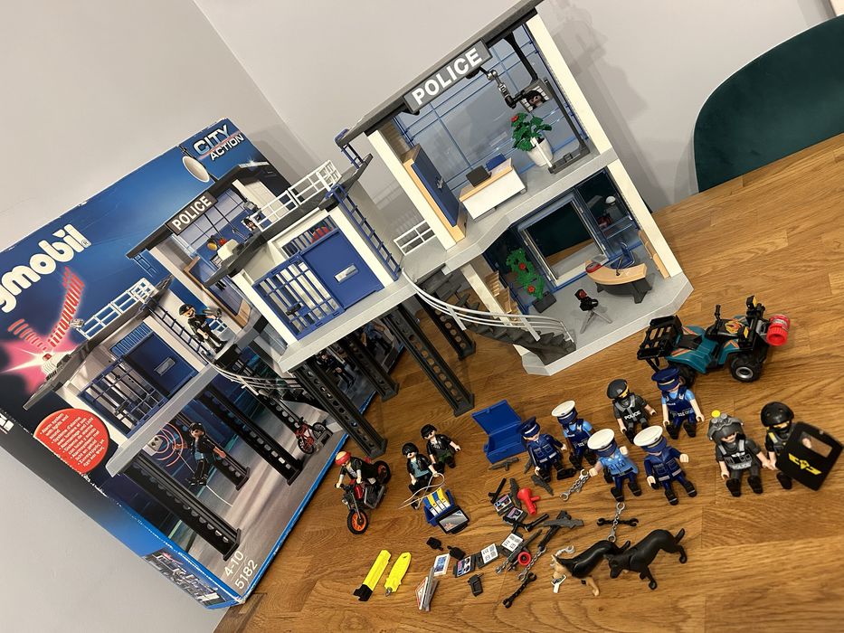 playmobil - sectie de politie cu inchisoare