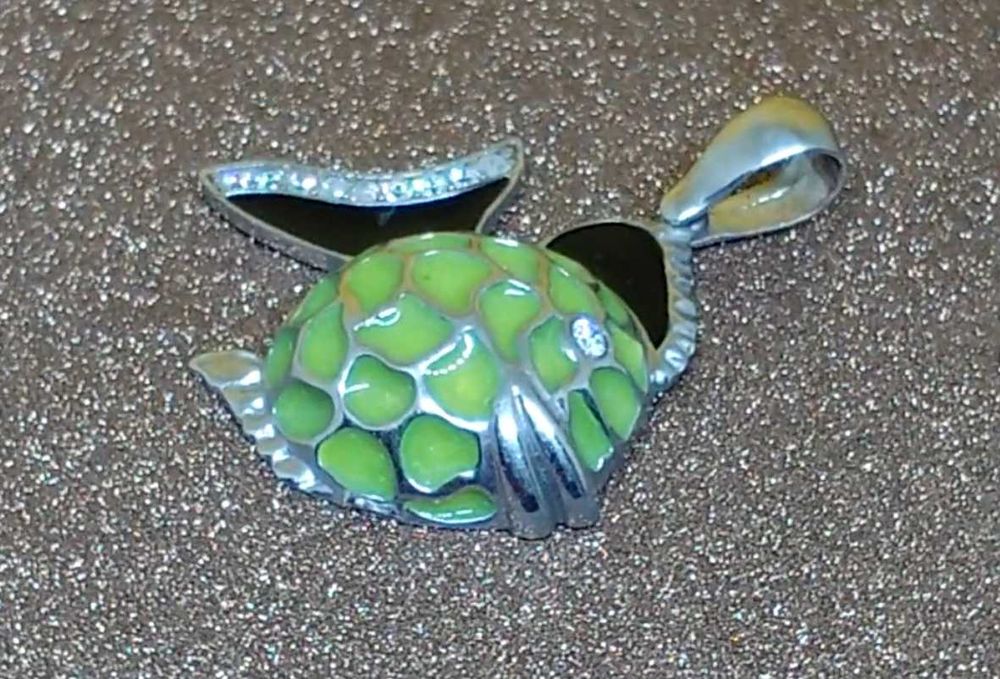 Pandantiv peștișor emailat din argint 925 cu zirconii