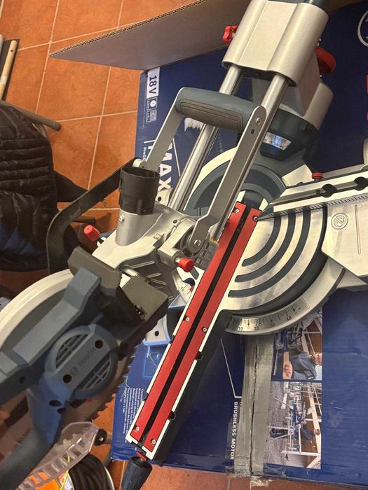 Fierăstrău circular fără fir Bosch Professional BITURBO GCM 18V-216 DC