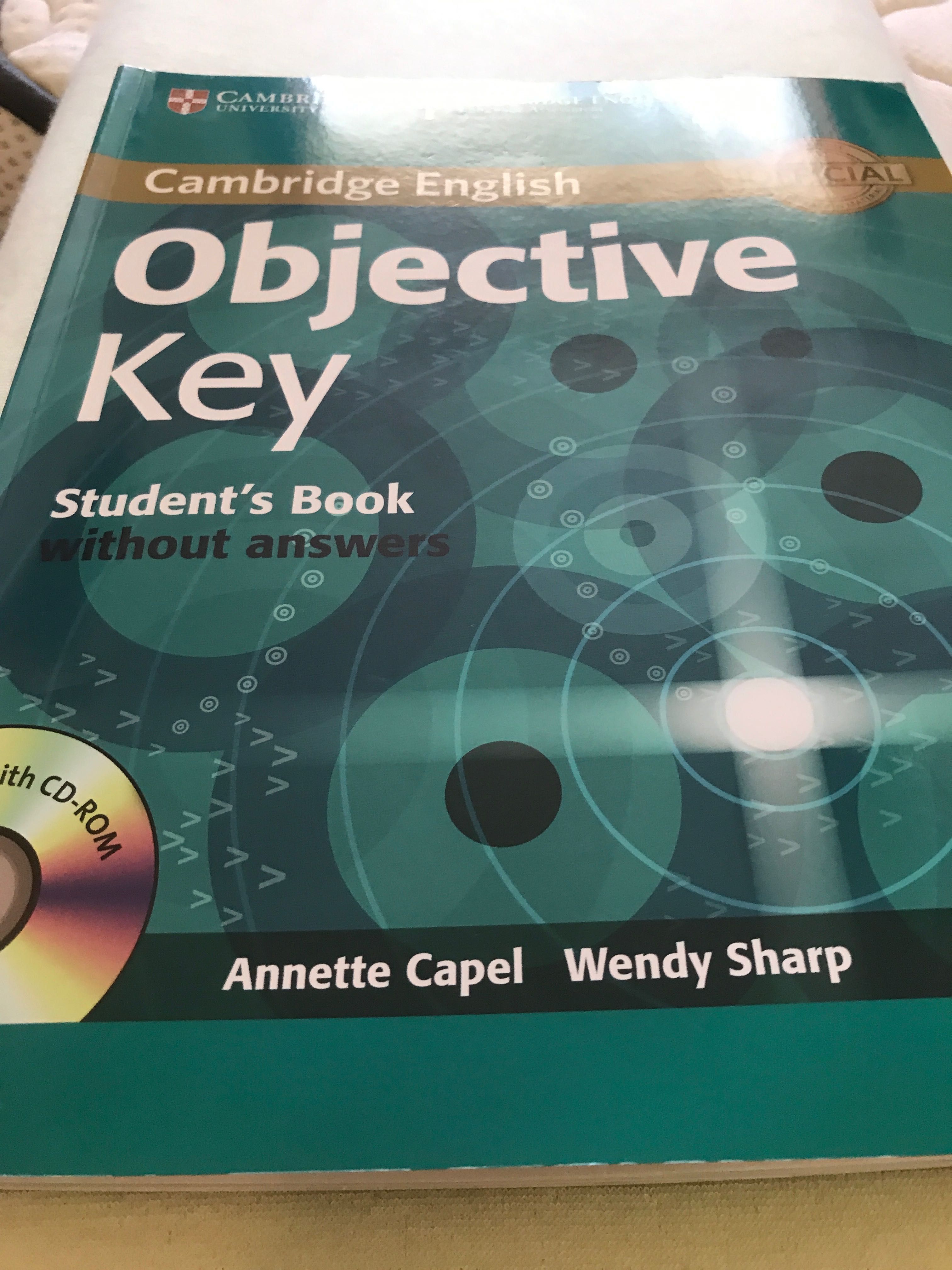 Vând manual engleză  Cambridge English Objective Key