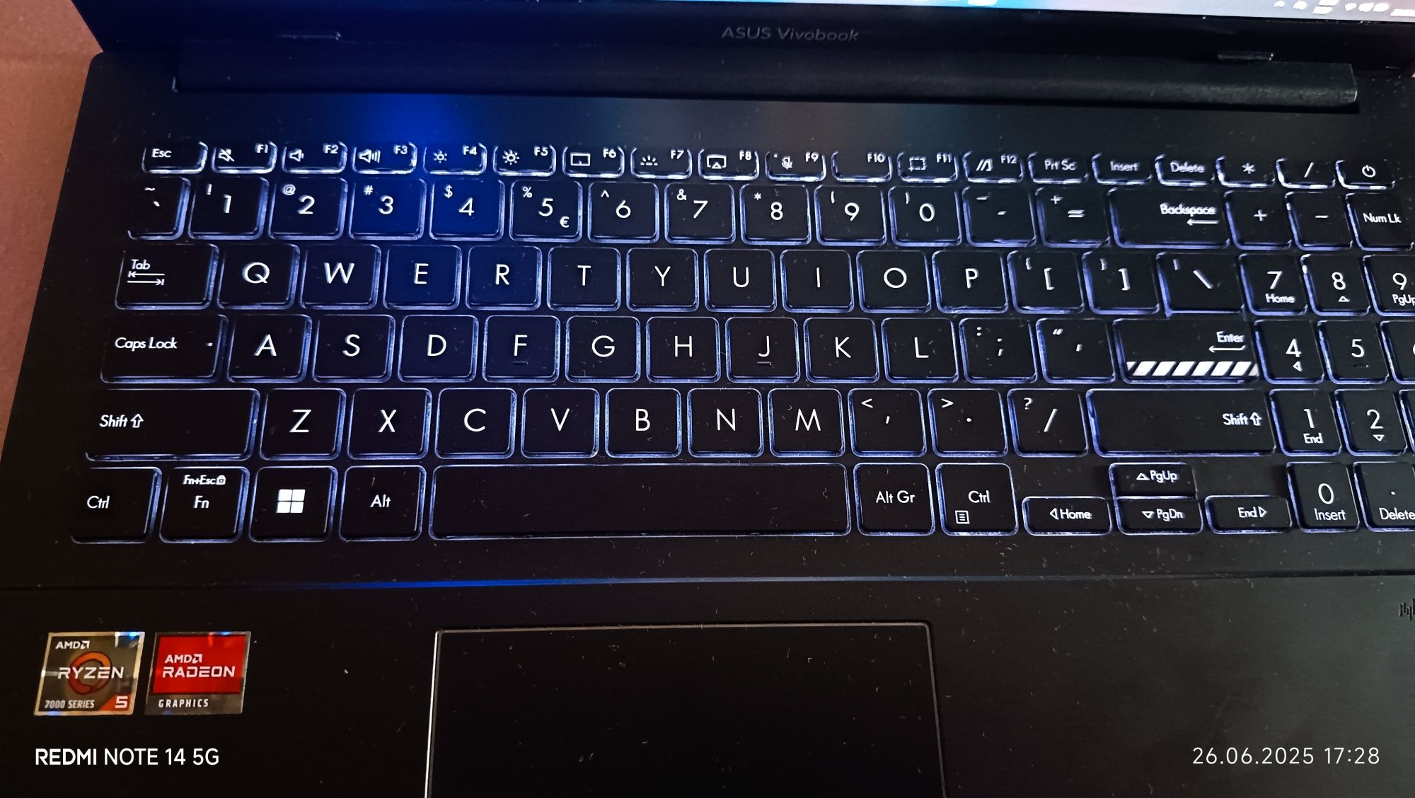Vând laptop asus vivobook go 15 un an de folosință