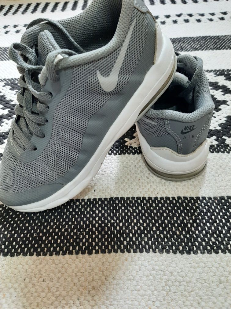 Adidași copii NIKE Air Max Invigor