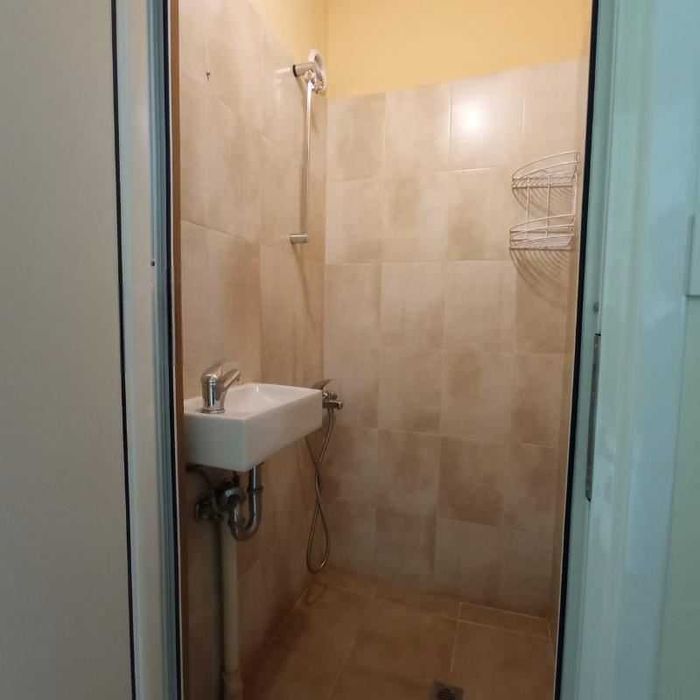 Дава се под наем Едностаен апартамент в София, Център - 44 кв.м за 368.73 € - Снимка #3