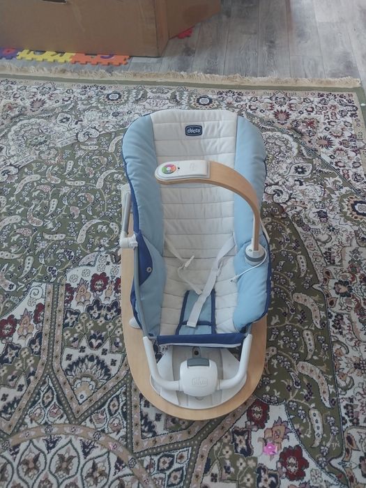 Продам шезлонг фирмы чикко