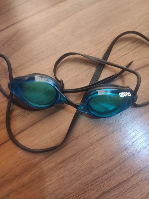 Очки для плавания арена
