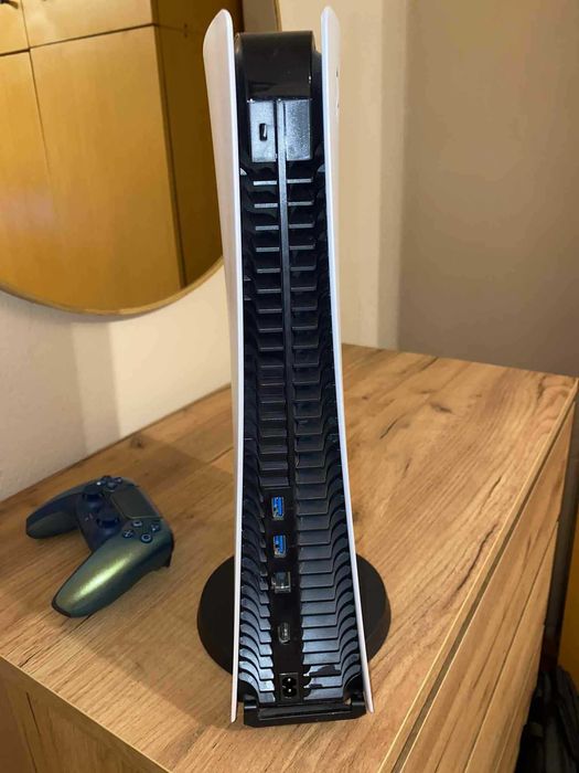 Playstation 5 Digital 825GB + джойстик