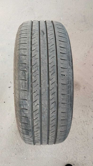 Продаю шины срочно комплект 215/55/R17