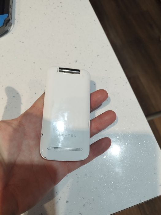 Продавам телефон Alcatel One touch с капаче