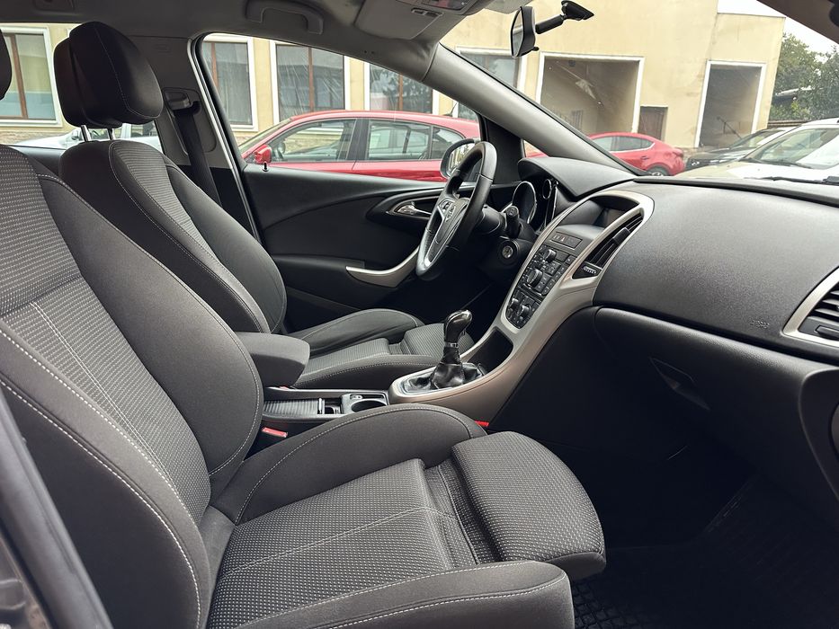 Opel Astra J 2011 1.7 cdti 110 CP Euro 5