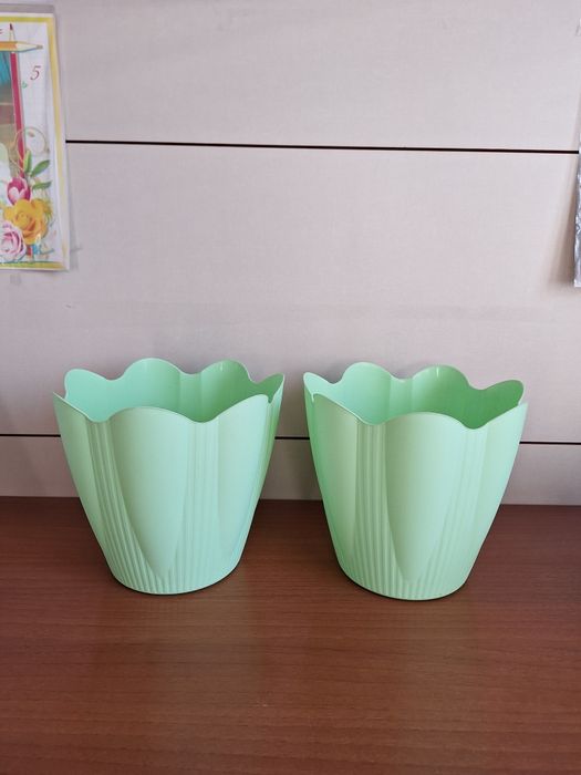 Продам пластиковые горшки