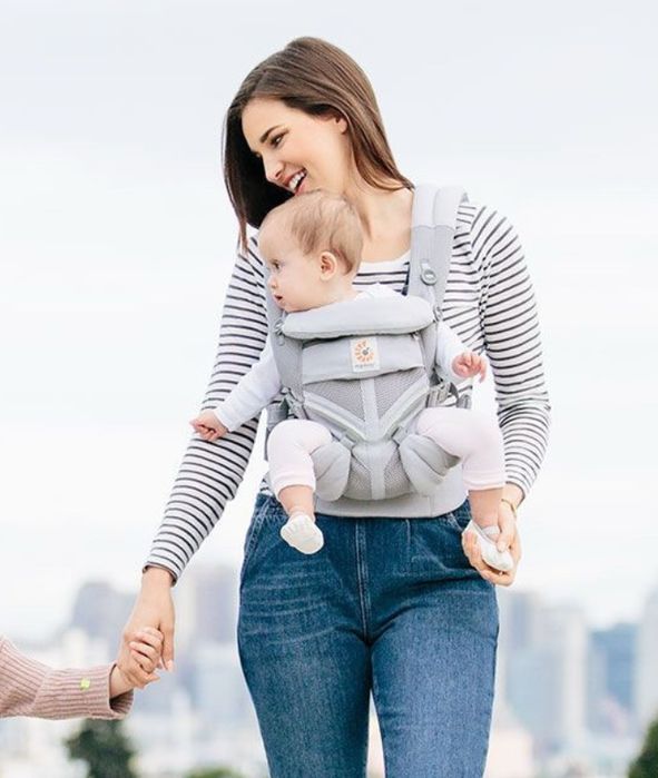 Marsupiu Ergobaby Omni 360 Cool Air Mesh Pearl Grey, pana la 20 kg