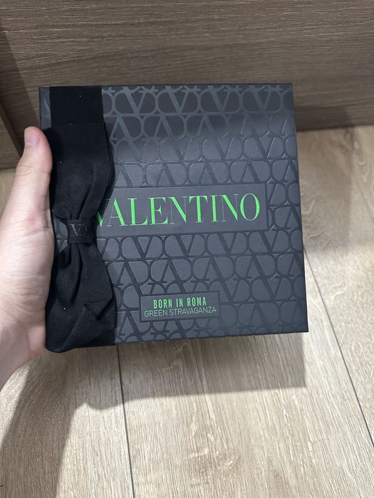 Valentino born in roma green