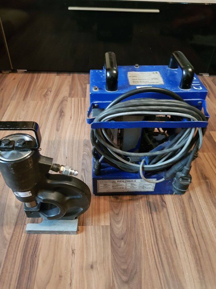 Grup de sertizat Simel GEH 700/0,5