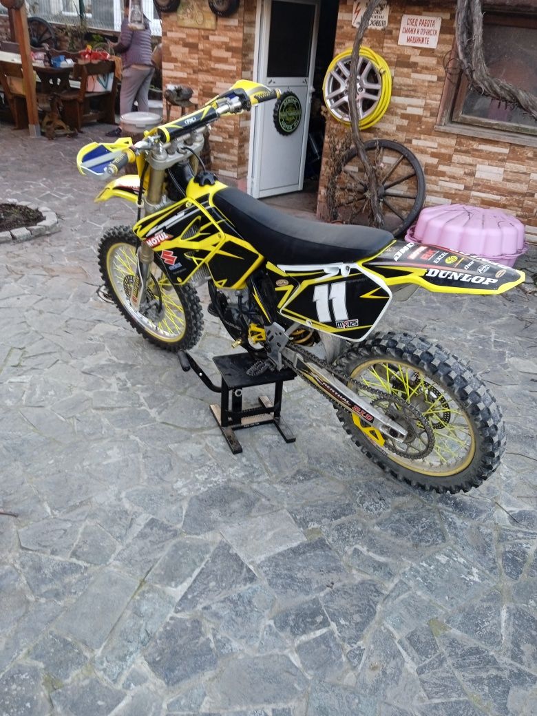 Suzuki RM  125.  Kros