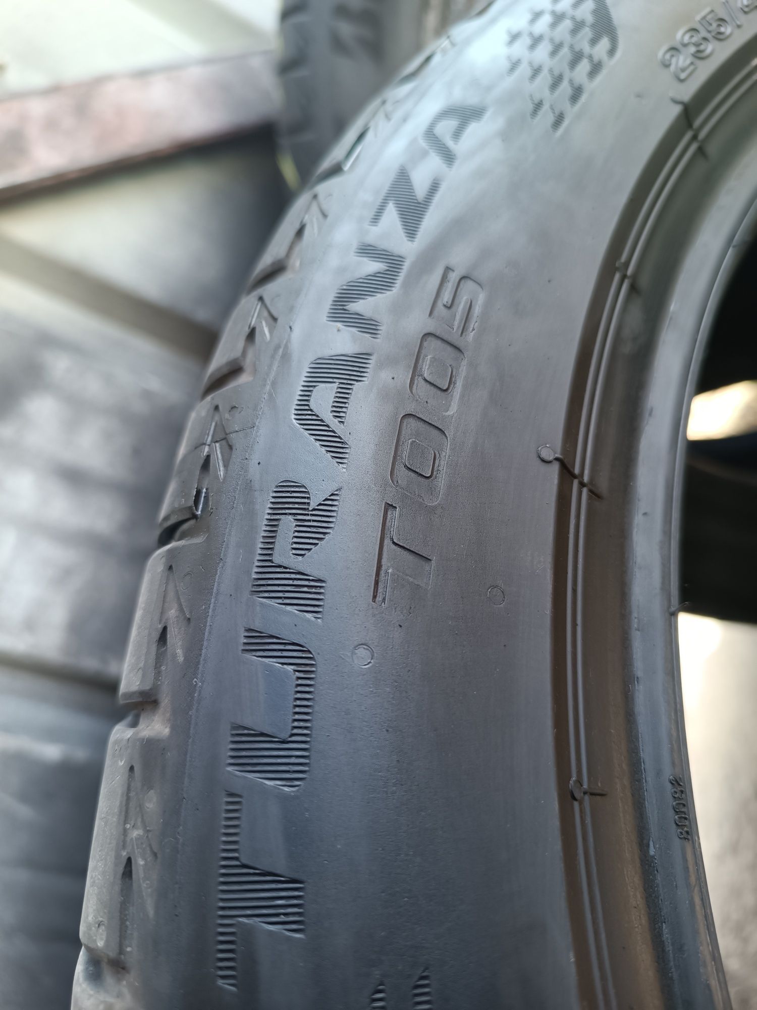 235/45/18 Bridgestone Дот 3520