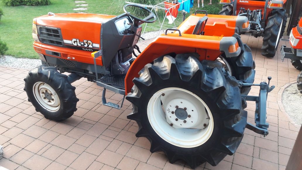 Tractor japonez kubota 32cp  4x4