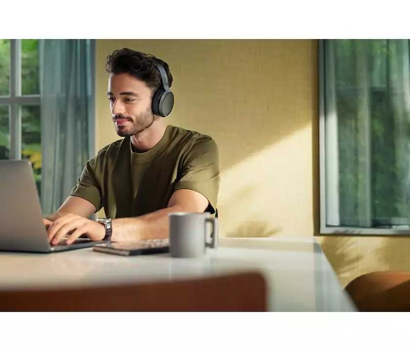 Casti audio over the ear Philips cu Bluetooth, autonomie 30 ore, noi.