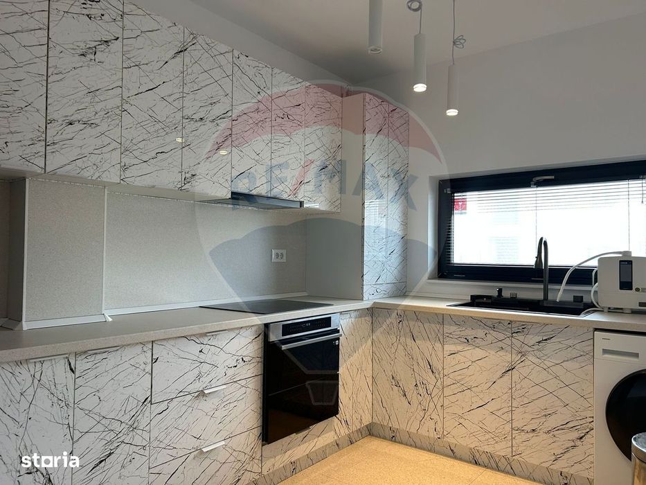 Vilă cu 4 camere de vânzare in Liziera de Lac