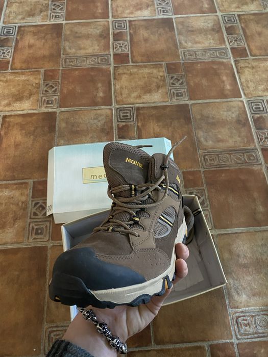 Pantofi MEINDL Goretex, mărimea 40