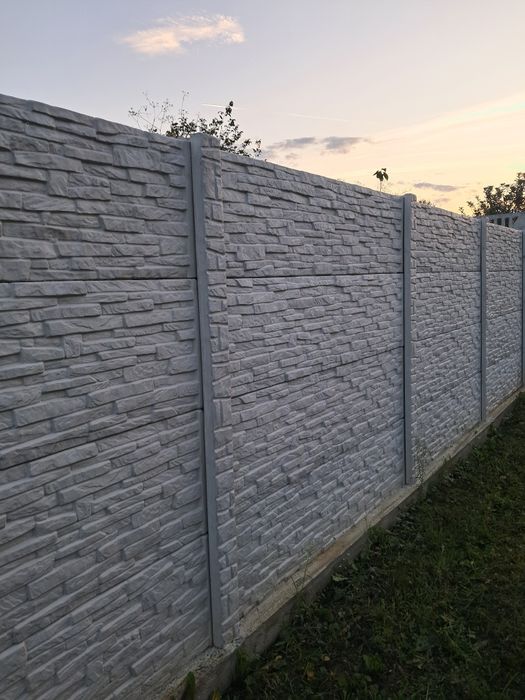 Gard din placi de beton