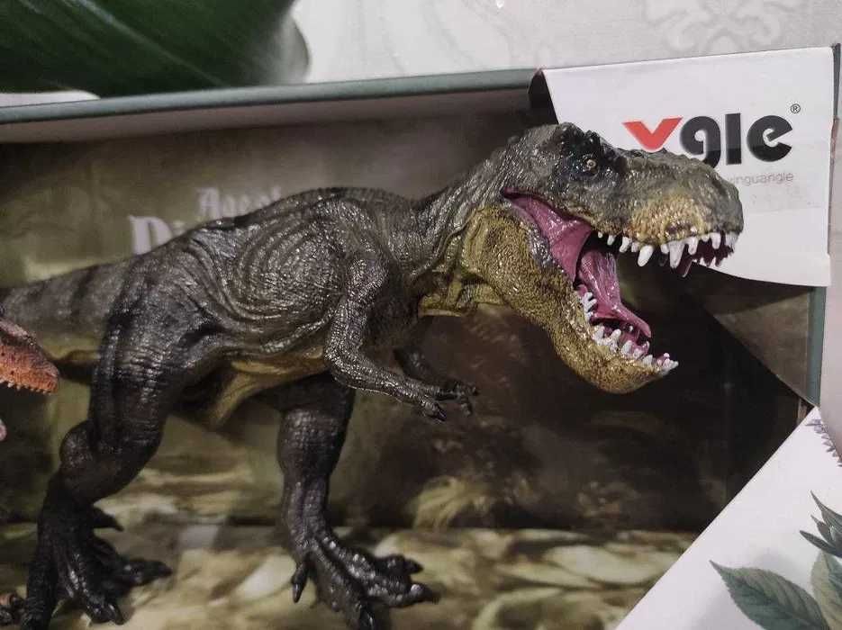 Набор динозавров Тираннозавр и Криолофозавр