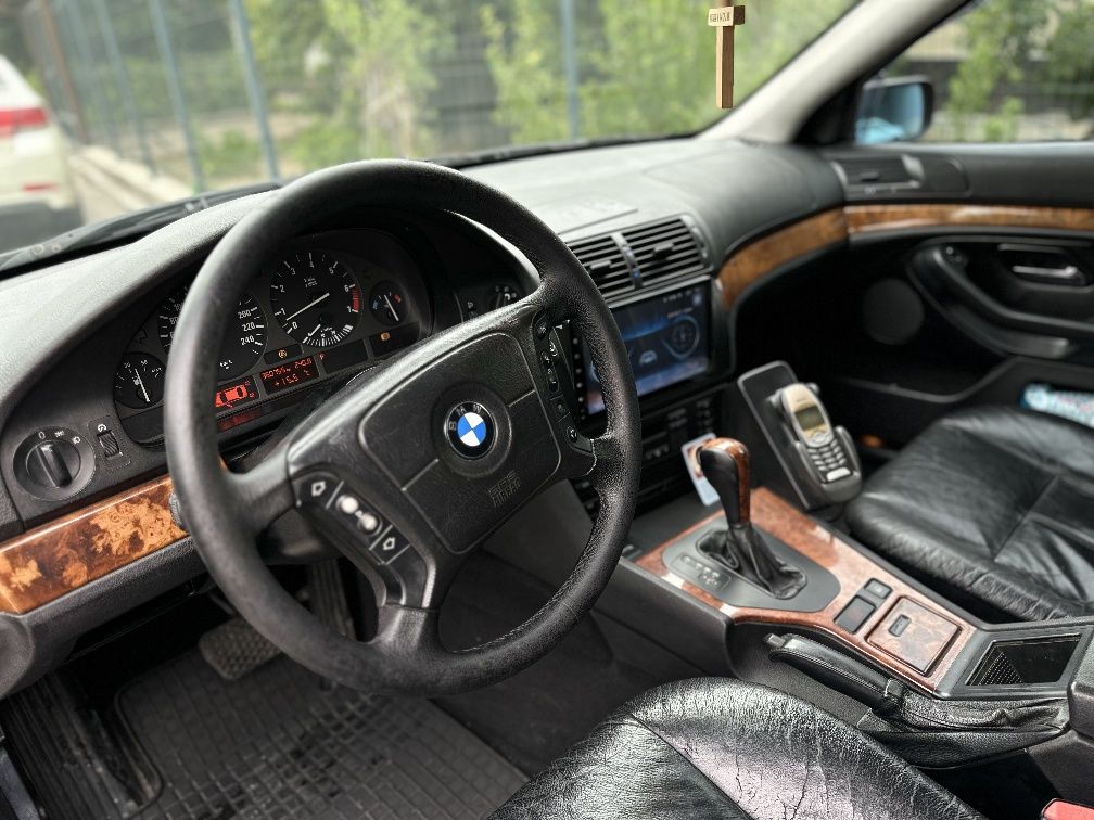 Продаю BMW 525 e39