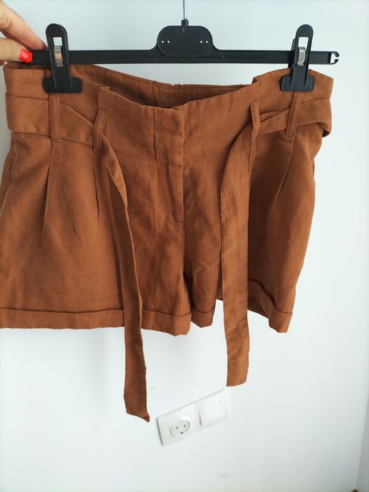 Pantaloni scurti piele intoarsa S
